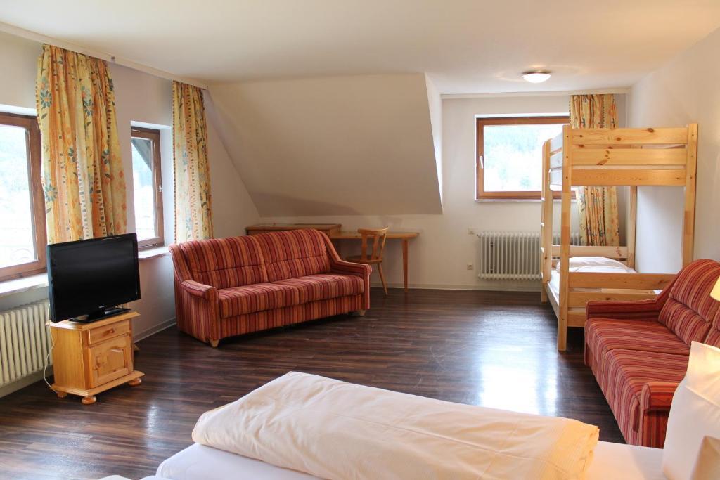 Action Forest Hotel - Kletterwald - Lasertag - Naehe Badeparadies Titisee-Neustadt Bilik gambar